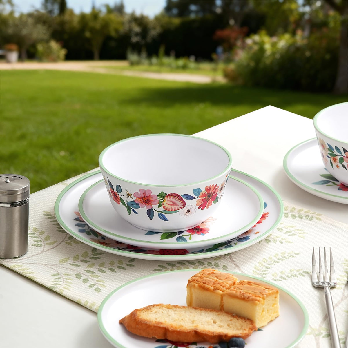 12-Piece Strawberry Melamine Dinnerware Set Q781104